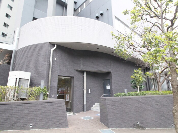 物件外観写真5　(エントランス部分)