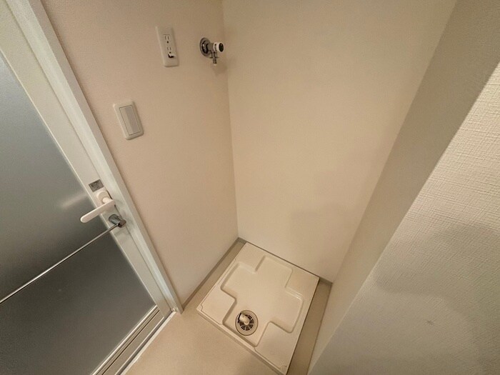 物件内観写真17　(洗濯機置場)