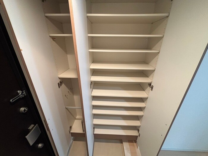 物件内観写真19　(靴箱)