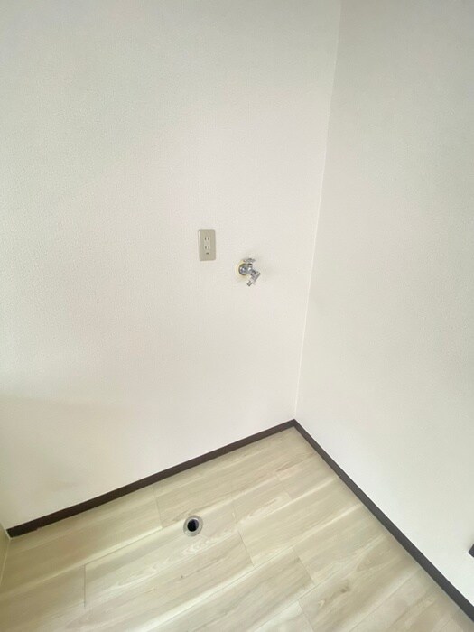 物件内観写真17　(洗濯機置場)