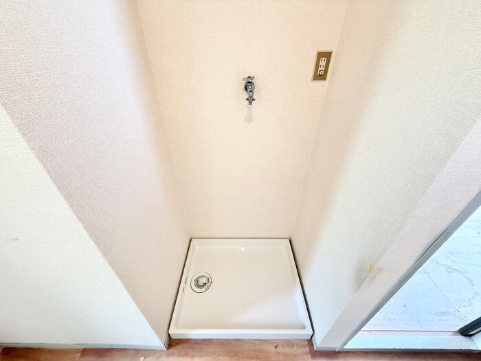 物件内観写真16　(洗濯機置場)