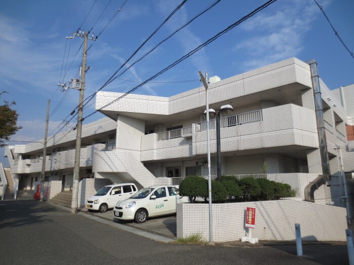 物件外観写真4　(エントランス部分)