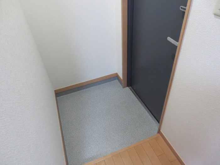 物件内観写真16　(玄関)