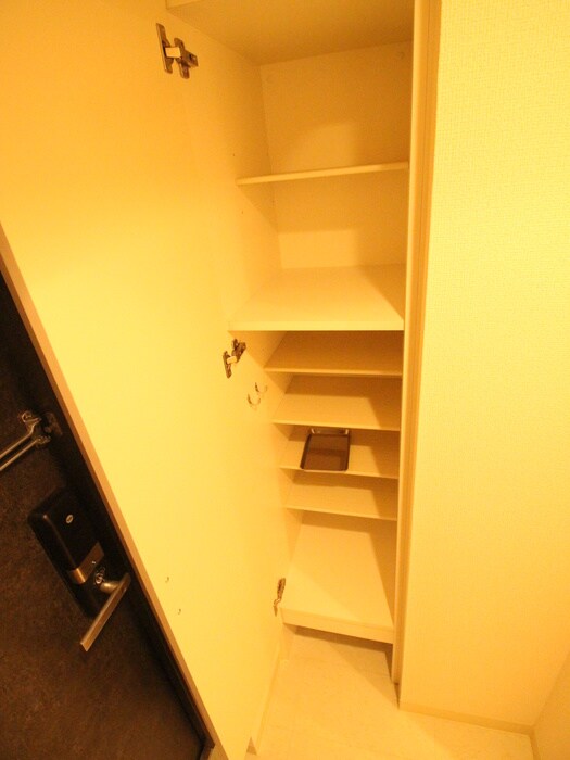 物件内観写真5　(靴箱)