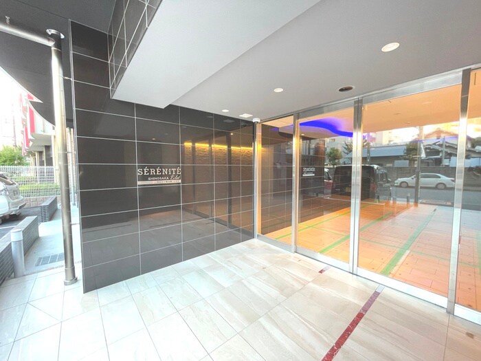 物件外観写真2　(エントランス部分)