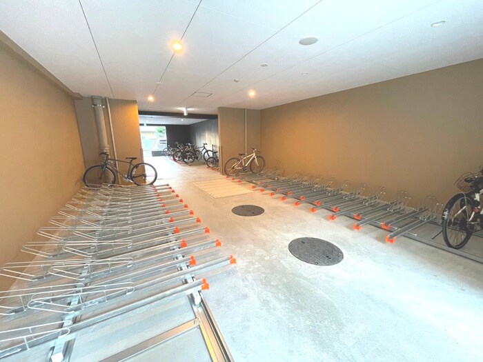 物件外観写真3　(駐輪場)