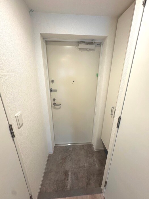 物件内観写真16　(玄関)