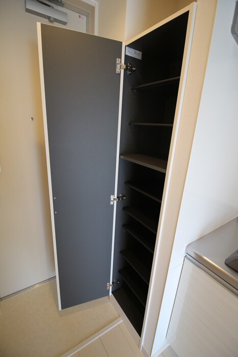 物件内観写真8　(靴箱)