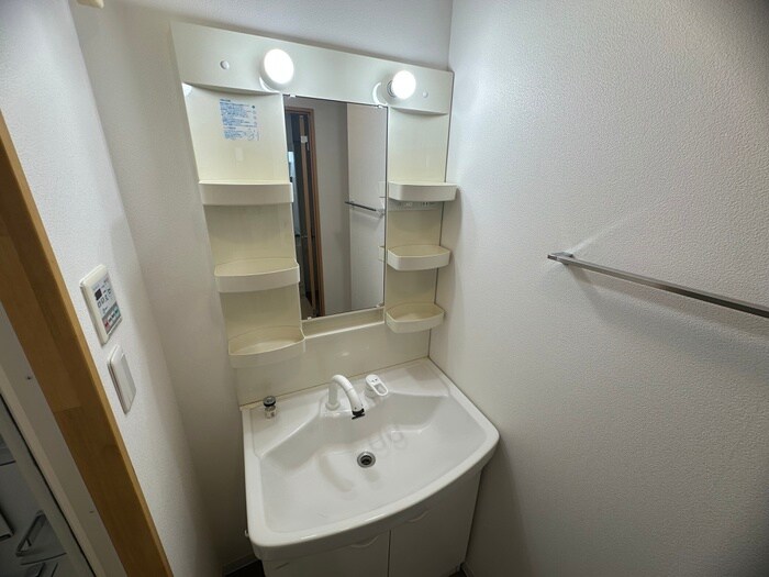 物件内観写真9　(洗面)