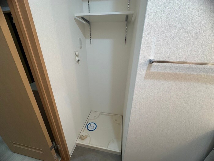 物件内観写真10　(洗濯機置場)