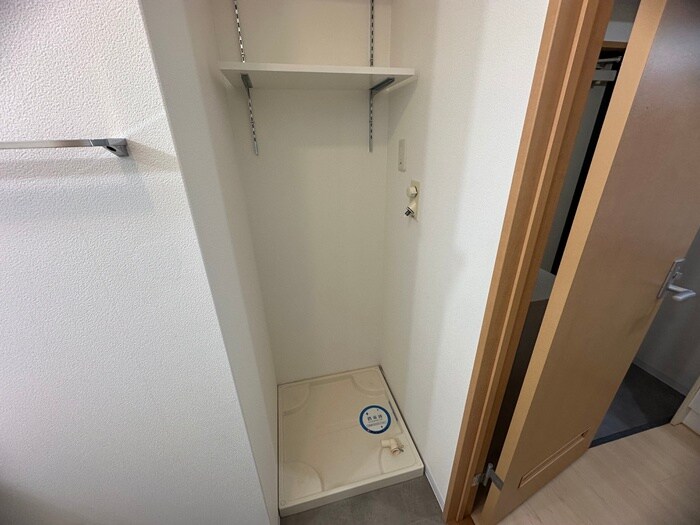 物件内観写真10　(洗濯機置場)