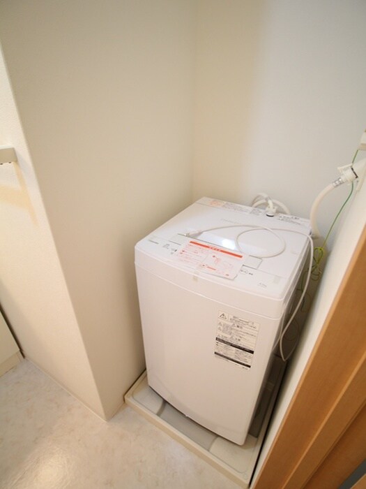 物件内観写真13　(洗濯機置場)