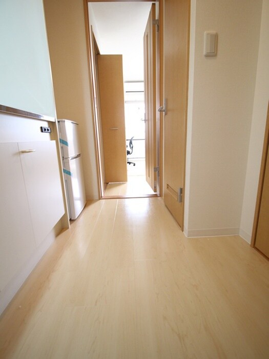物件内観写真15　(廊下)