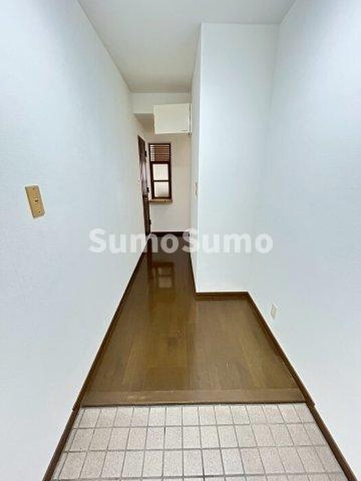 物件内観写真9　(玄関)