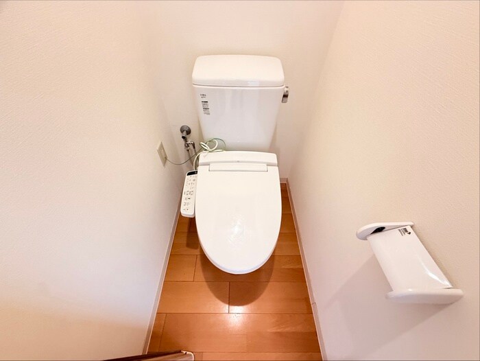 物件内観写真9　(トイレ)