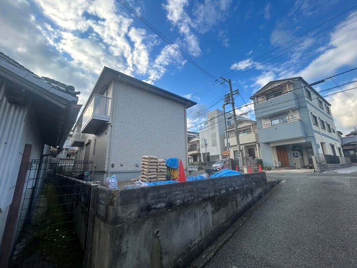 物件外観写真5　(建築中)