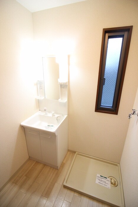 物件内観写真8　(洗濯機置場)