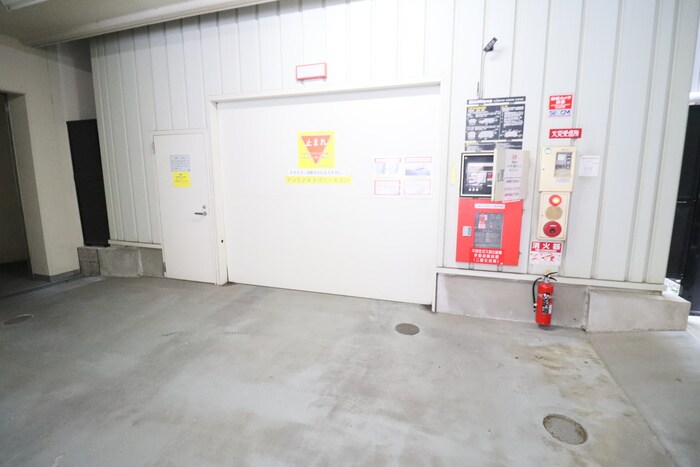 物件外観写真2　(駐車場)