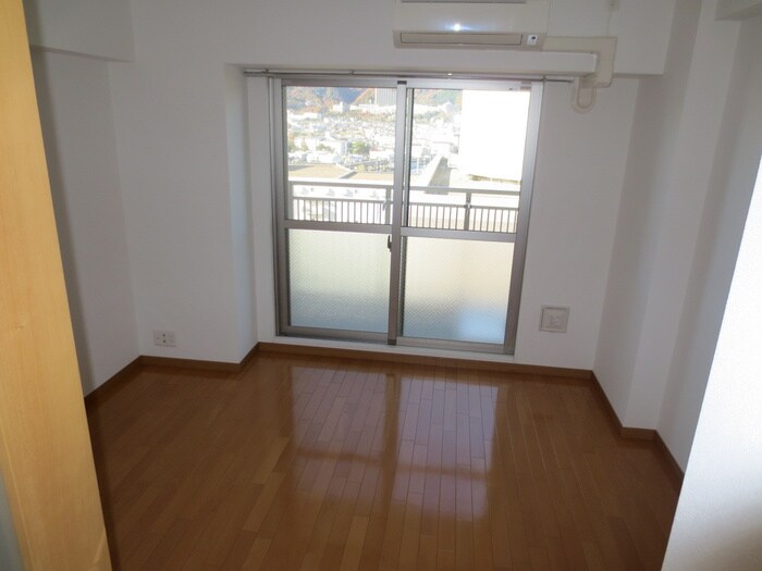 物件内観写真7　(室内からの展望)