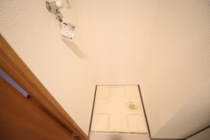 物件内観写真13　(洗濯機置場)