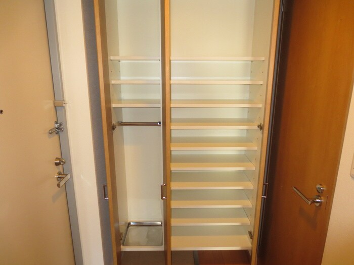 物件内観写真15　(靴箱)