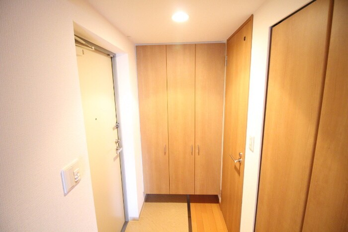 物件内観写真16　(玄関)