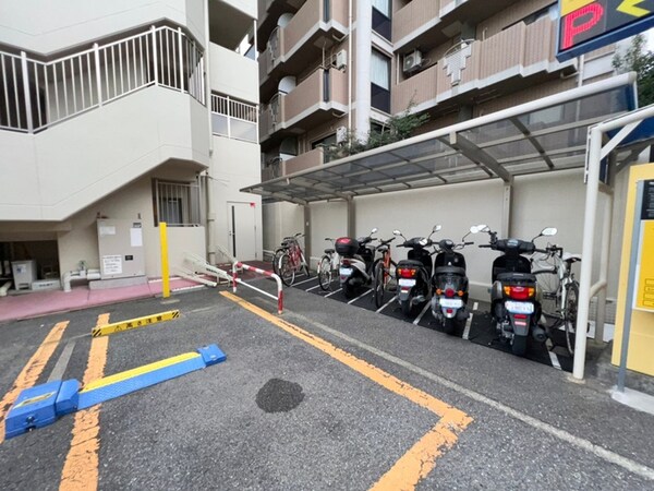 バイク置き場