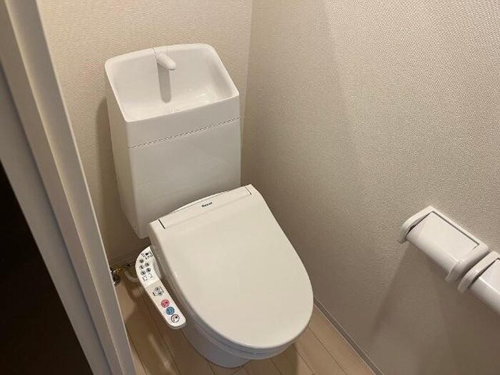 物件内観写真8　(トイレ)