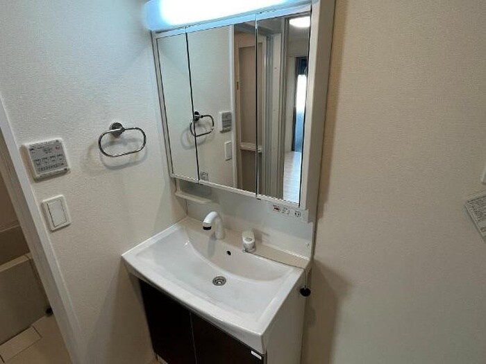 物件内観写真9　(洗面)