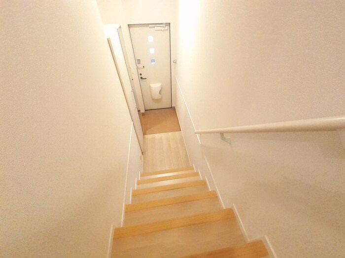 物件内観写真14　(玄関)