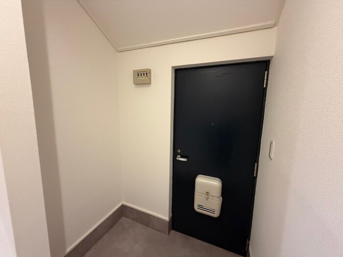 物件内観写真7　(玄関)
