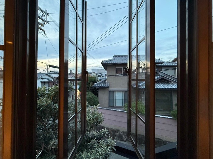 物件内観写真9　(室内からの展望)