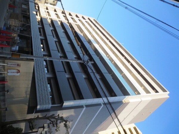 建築中