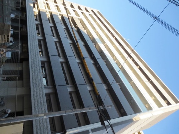 建築中