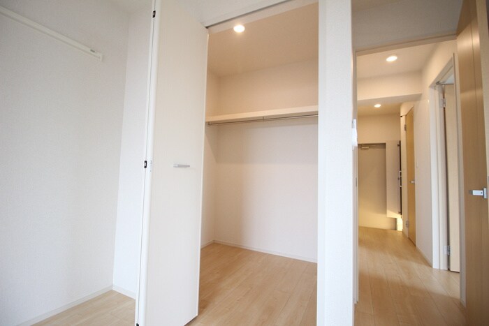 物件内観写真11　(収納)