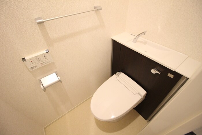 物件内観写真14　(トイレ)