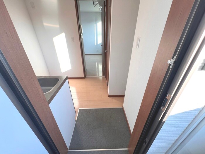 物件内観写真14　(玄関)