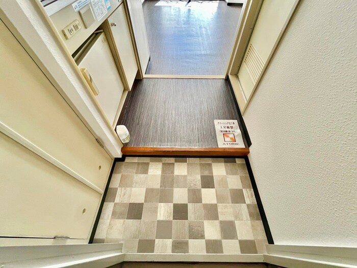 物件内観写真7　(玄関)