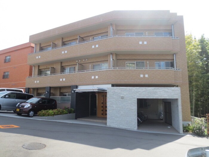 物件外観写真2　(駐車場)