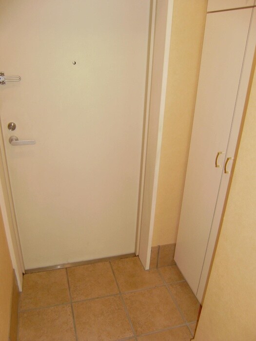 物件内観写真7　(玄関)