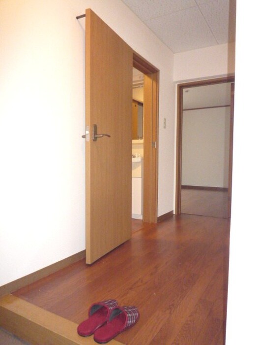 物件内観写真14　(廊下)