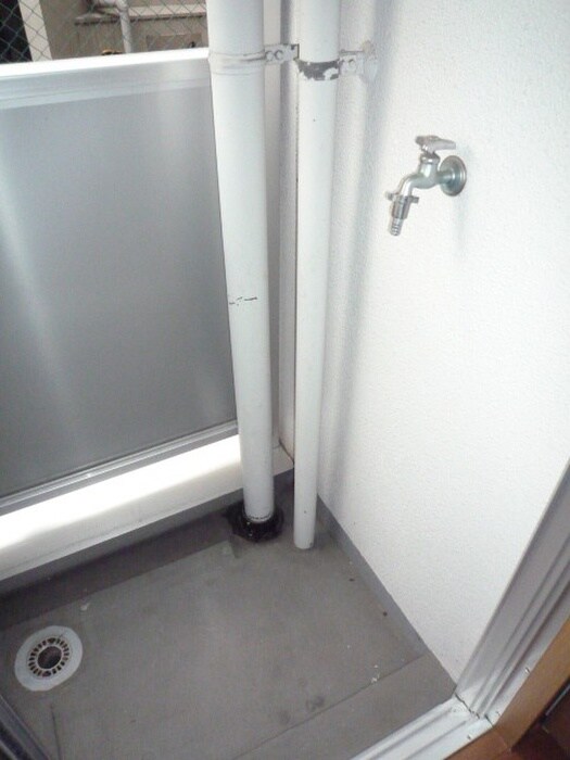 物件内観写真15　(洗濯機置場)