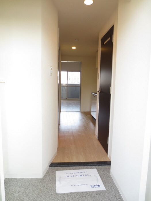 物件内観写真7　(玄関)