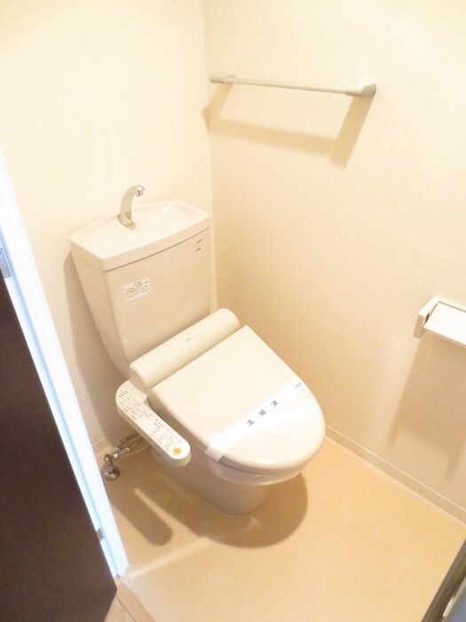 物件内観写真8　(トイレ)