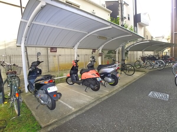 バイク置き場