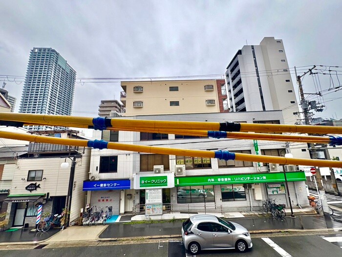 物件内観写真4　(室内からの展望)