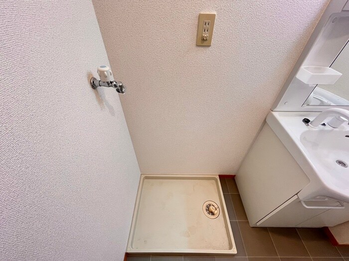 物件内観写真14　(洗濯機置場)