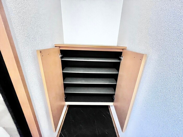 物件内観写真18　(靴箱)