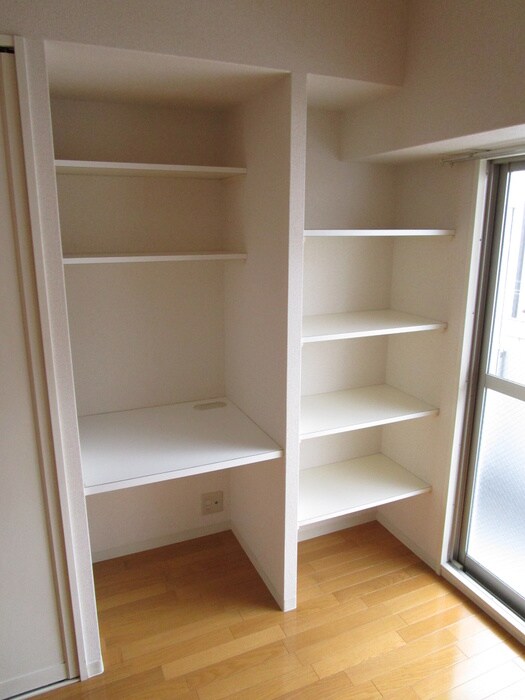 物件内観写真10　(収納)