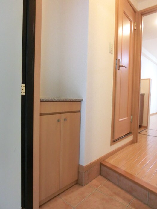 物件内観写真6　(靴箱)